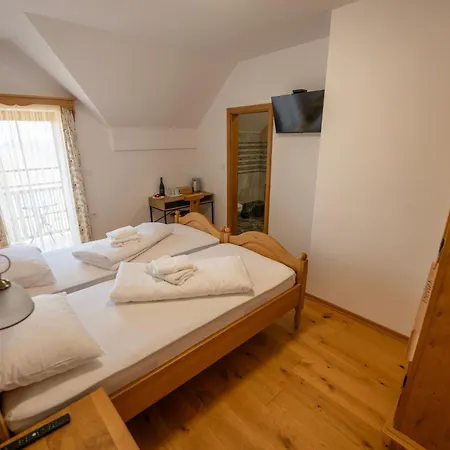 Anivina - 3*
